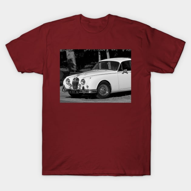 Vintage car an atmosphere of yesteryear 12 (n&b)(t) by Olao-Olavia / Okaio Créations by PANASONIC fz 200 T-Shirt by caillaudolivier